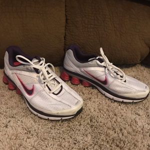 Nike Shoes - Nike Turmoil+ 2 Women’s Athletic Tennis Shoes 7.5 Nike Shoes - Nike Turmoil+ 2 Women’s Athletic Tennis Shoes 7.5